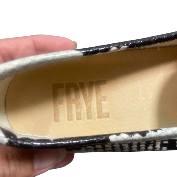 FRYE NEW Natural Snake Melanie Skimmer Black‎ Ivory 7 (see measurements) - Picture 5 of 7
